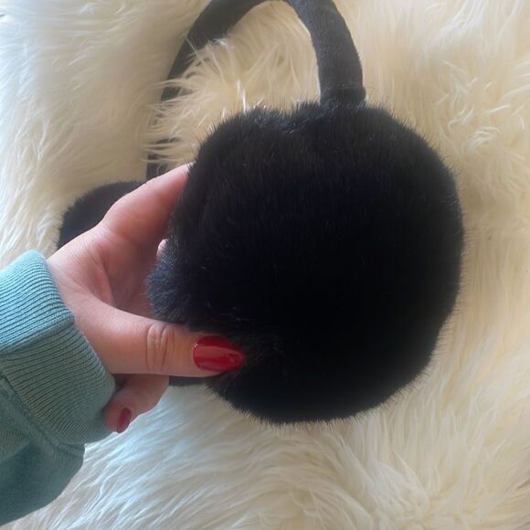 Black fuzzy earmuffs - Picture 4 of 4